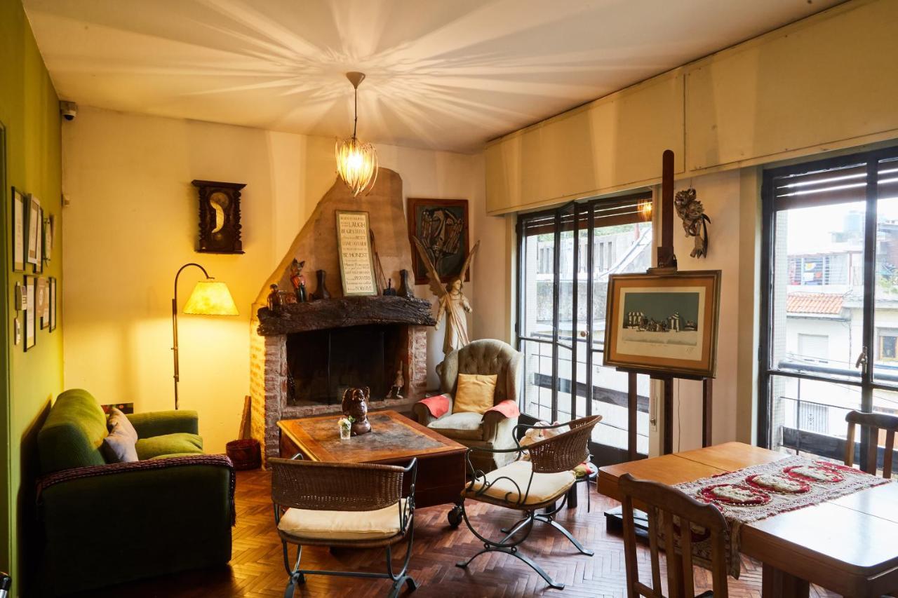 Una Noche Más B&B Montevideo Esterno foto