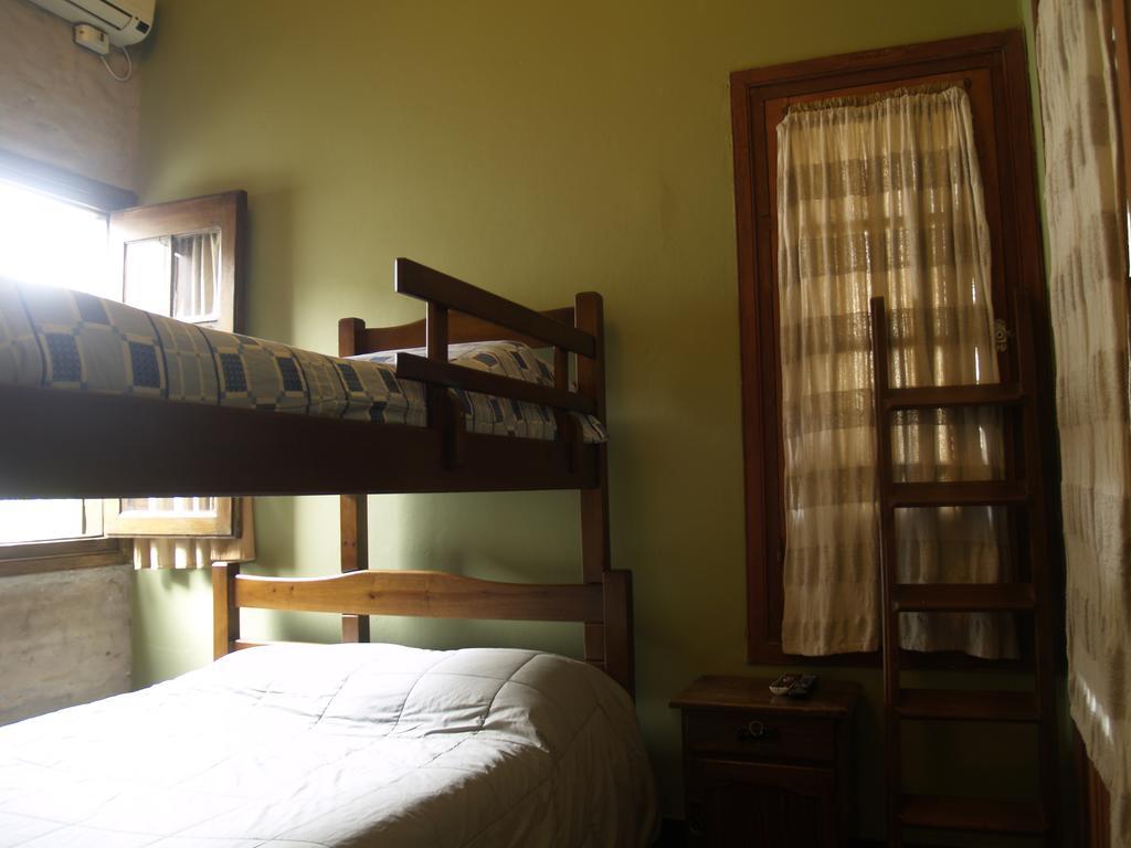 Una Noche Más B&B Montevideo Esterno foto
