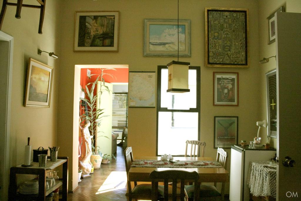 Una Noche Más B&B Montevideo Esterno foto