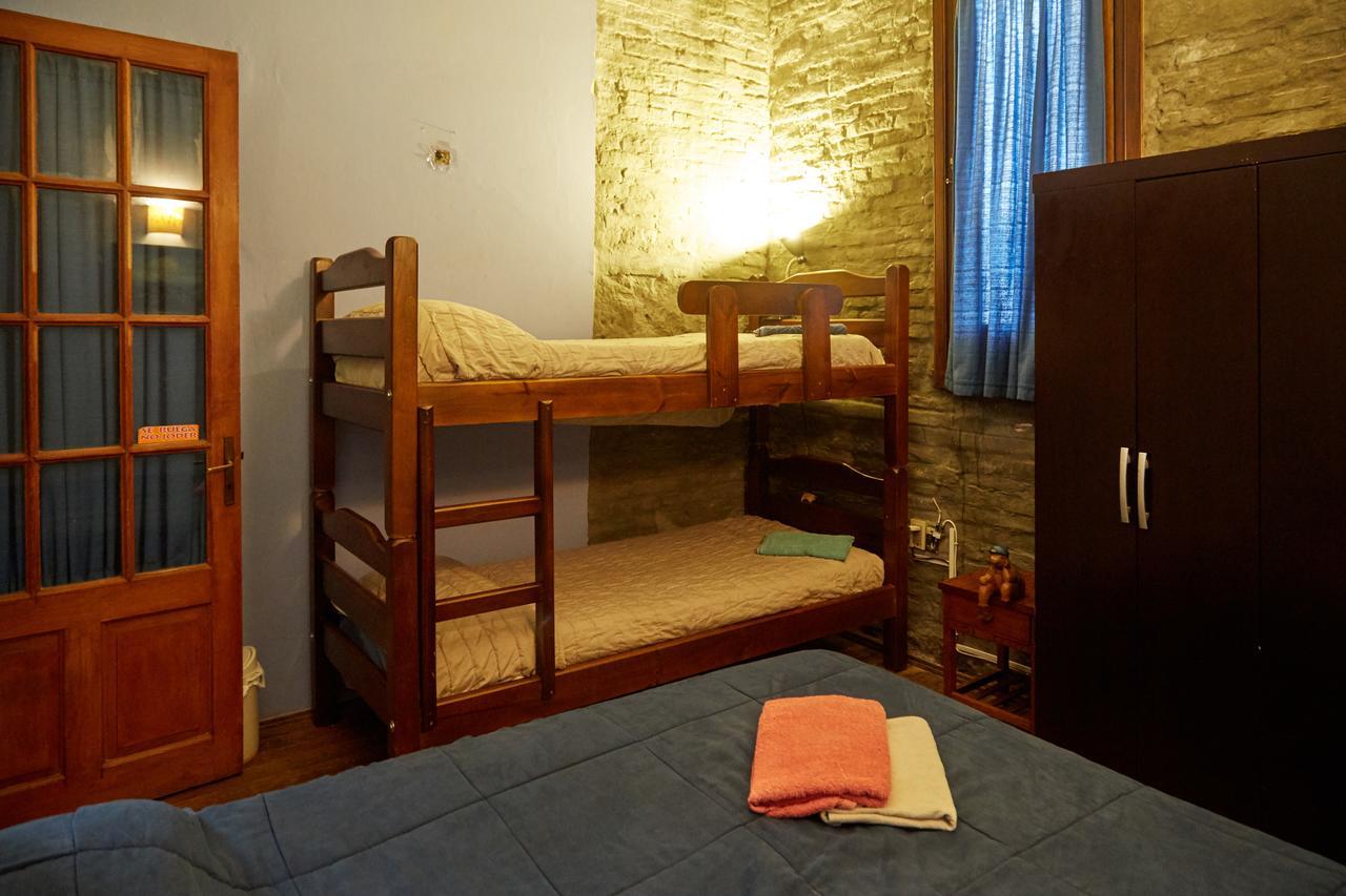 Una Noche Más B&B Montevideo Esterno foto
