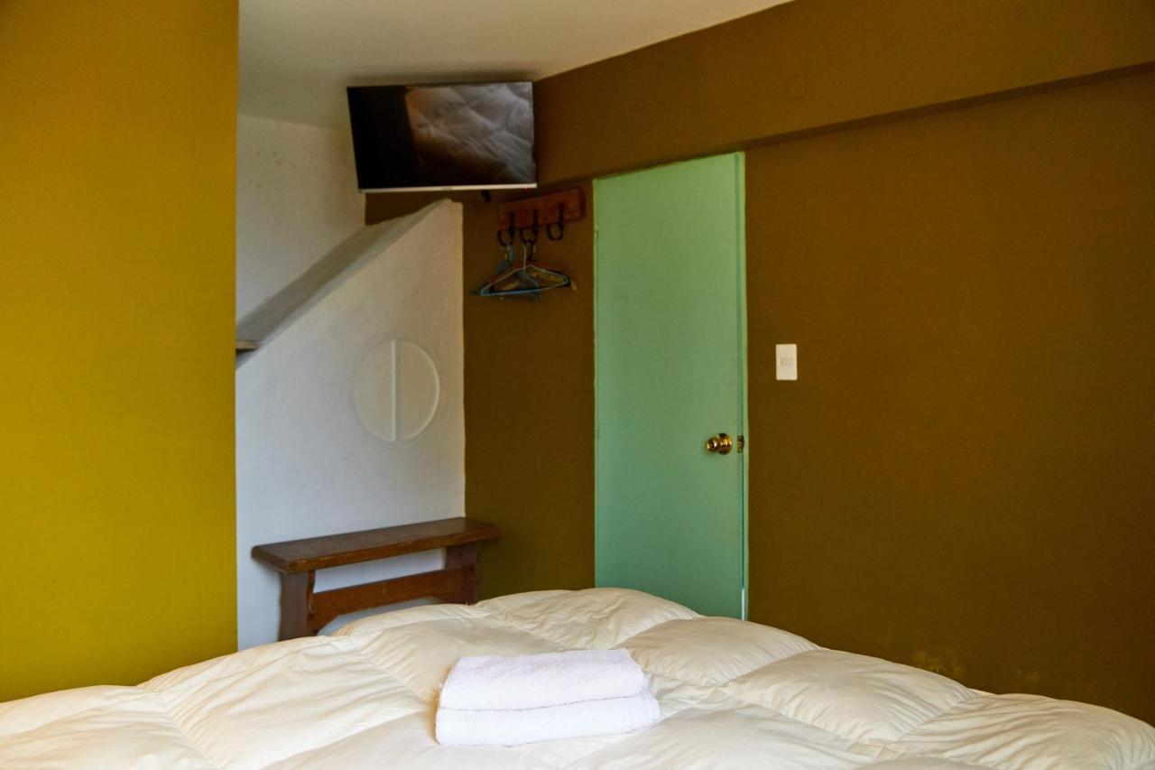 Una Noche Más B&B Montevideo Esterno foto