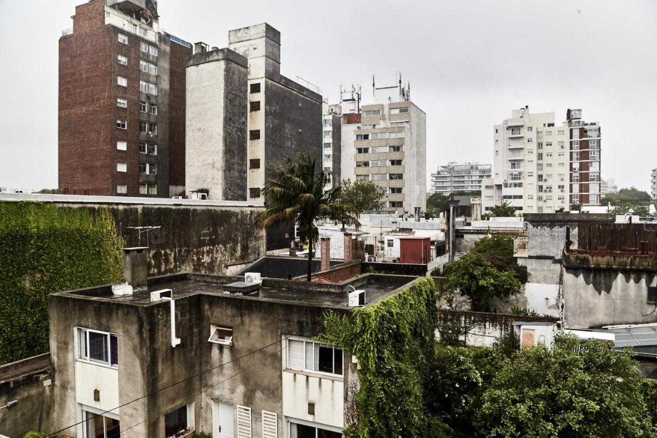 Una Noche Más B&B Montevideo Esterno foto