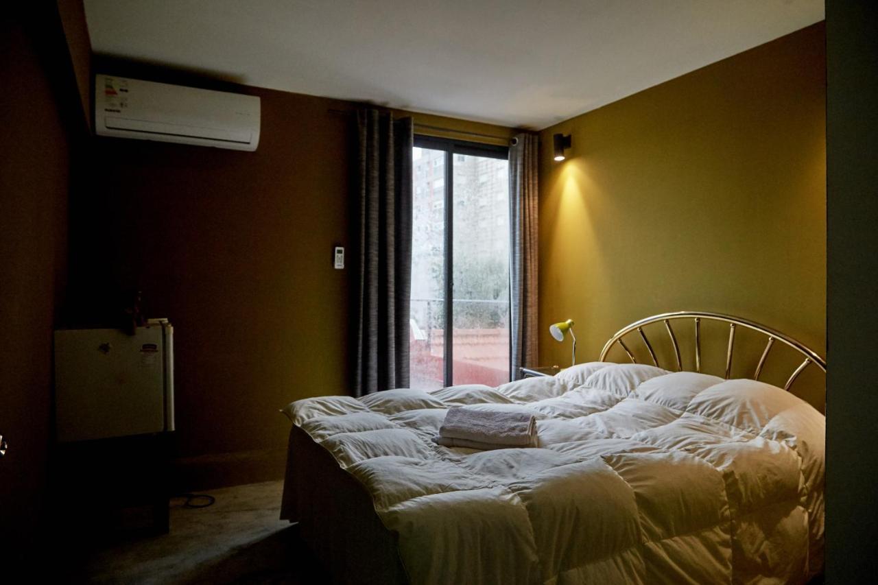 Una Noche Más B&B Montevideo Esterno foto